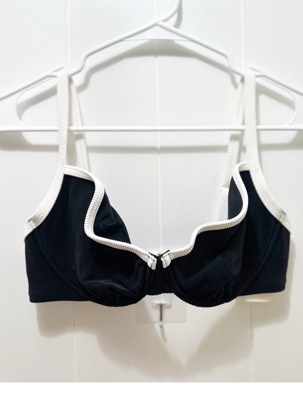 Abercrombie and fitch ribbed underwire bikini top black and white